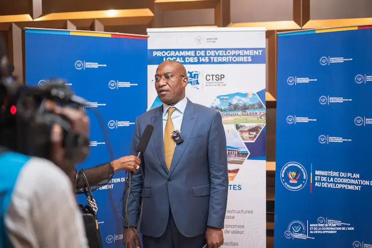 PDL-145T : Quatrième Réunion du CONA, le VPM SEM Guylain Nyembo mise…